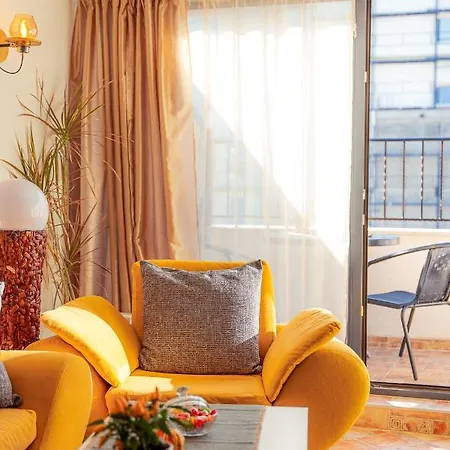 Pumpkin Spiced Suite With Own Parking And Office Setup Sofia Exterior photo