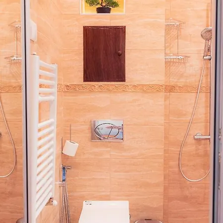 Pumpkin Spiced Suite With Own Parking And Office Setup Sofia Exterior photo