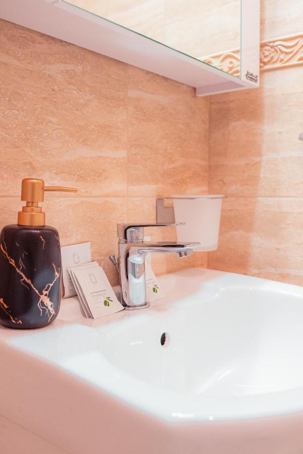 Apartament Pumpkin Spiced With Own Parking And Office Setup Sofia